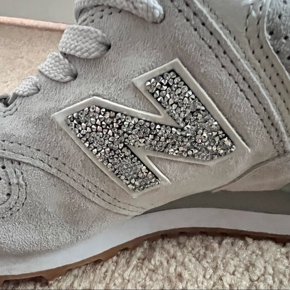 New balance grey 574 with Swarovski crystals - Picture 5 of 11